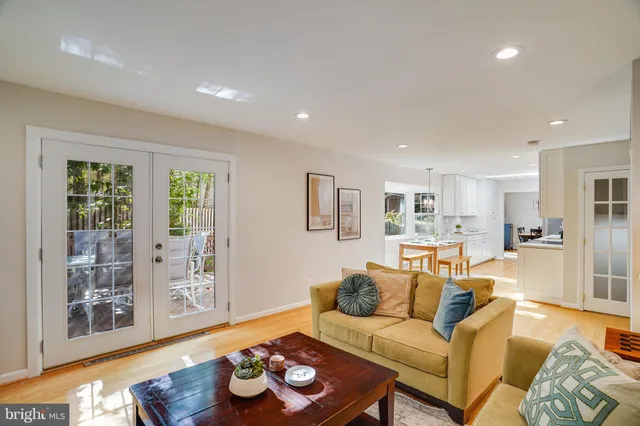 $5,700 | 3300 Prince William Drive, Fairfax, VA 22031