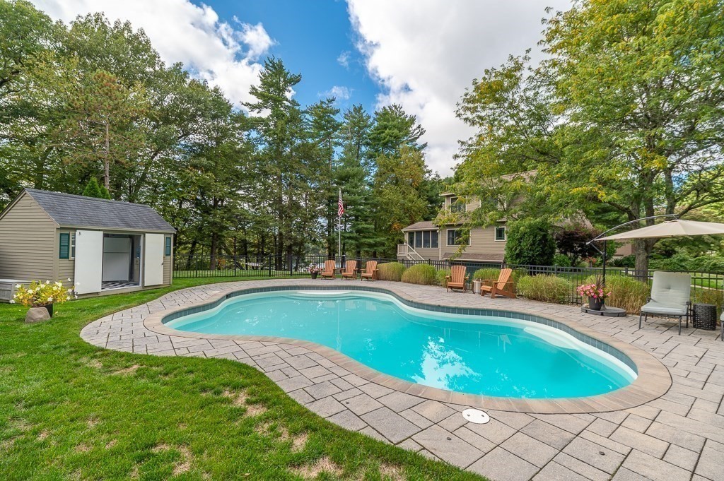 25 Juniper Street Wenham, MA 01984 - Photo 4 of 42