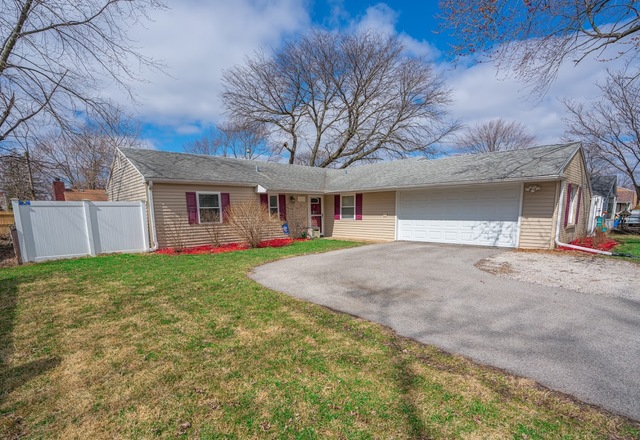 125 Mellbrook Road Bolingbrook, IL 60440 - Photo 2 of 41