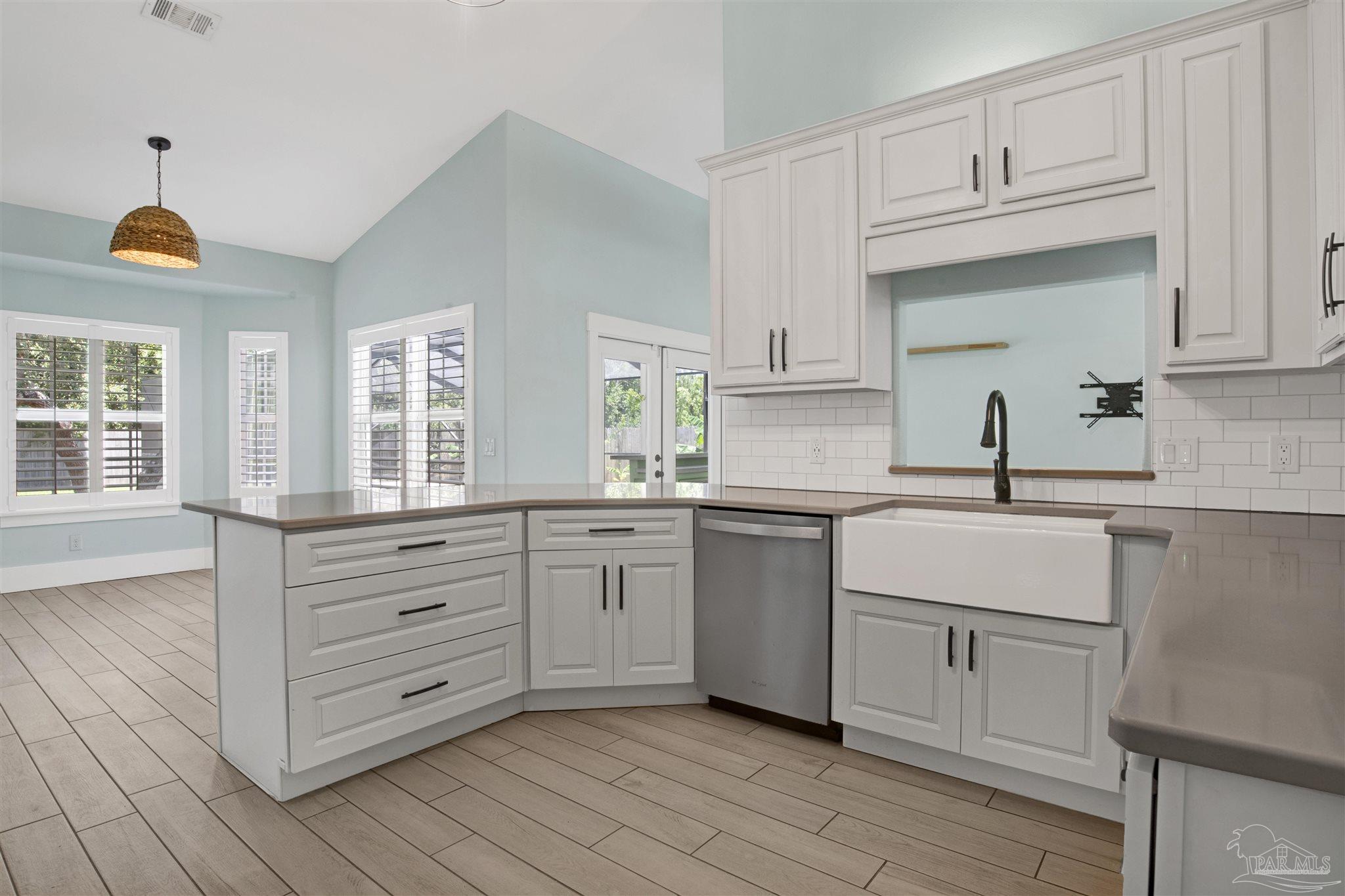 16660 Innerarity Point Road Pensacola, FL 32507 - Photo 16 of 54