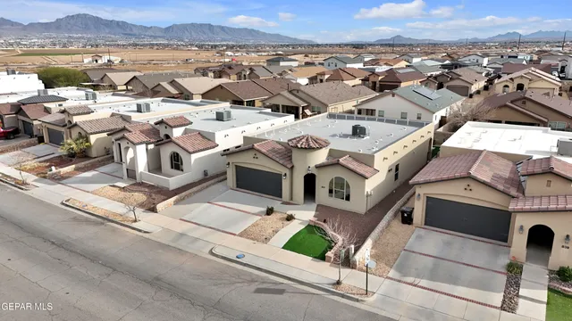 $342,500 | 837 Bronze Hill Avenue, Santa Teresa, NM 88008