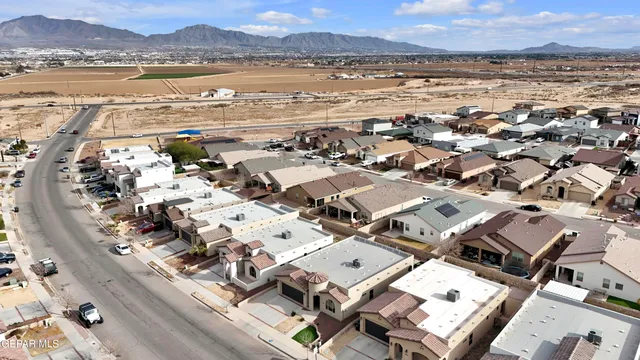 $342,500 | 837 Bronze Hill Avenue, Santa Teresa, NM 88008