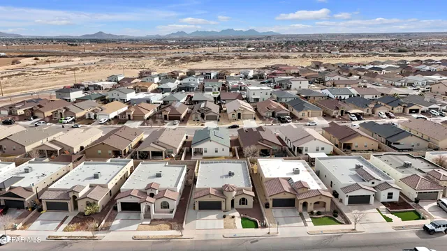 $342,500 | 837 Bronze Hill Avenue, Santa Teresa, NM 88008