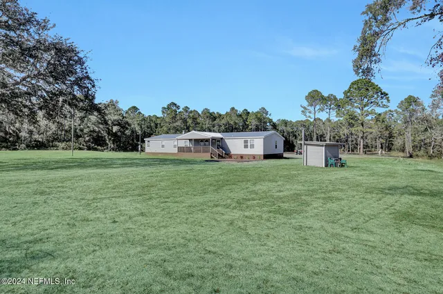 $549,900 | 141 Woods Road, San Mateo, FL 32187