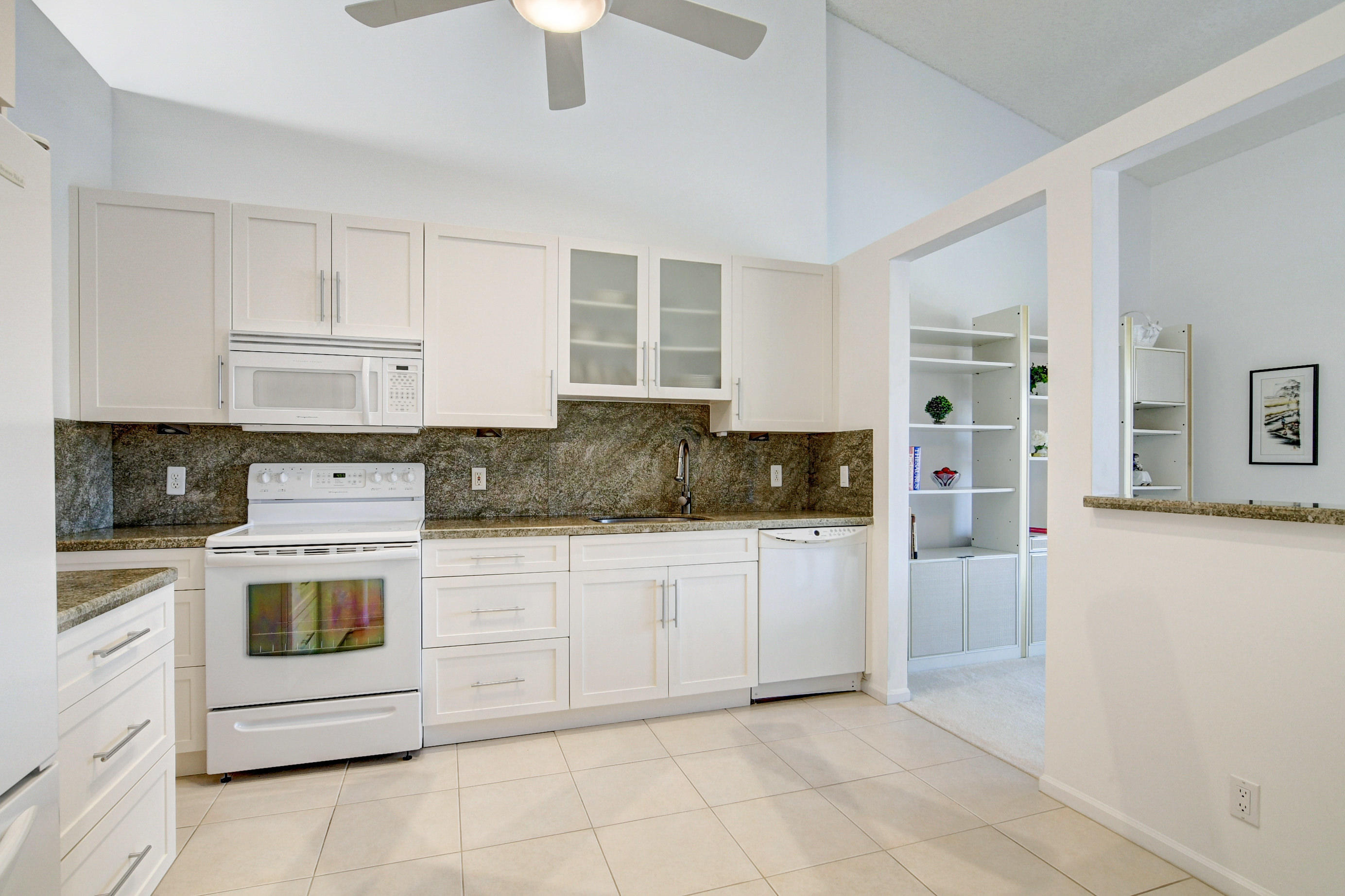 5771 Coach House Circle, Unit G Boca Raton, FL 33486 - Photo 10 of 72 Renovated Kitchen