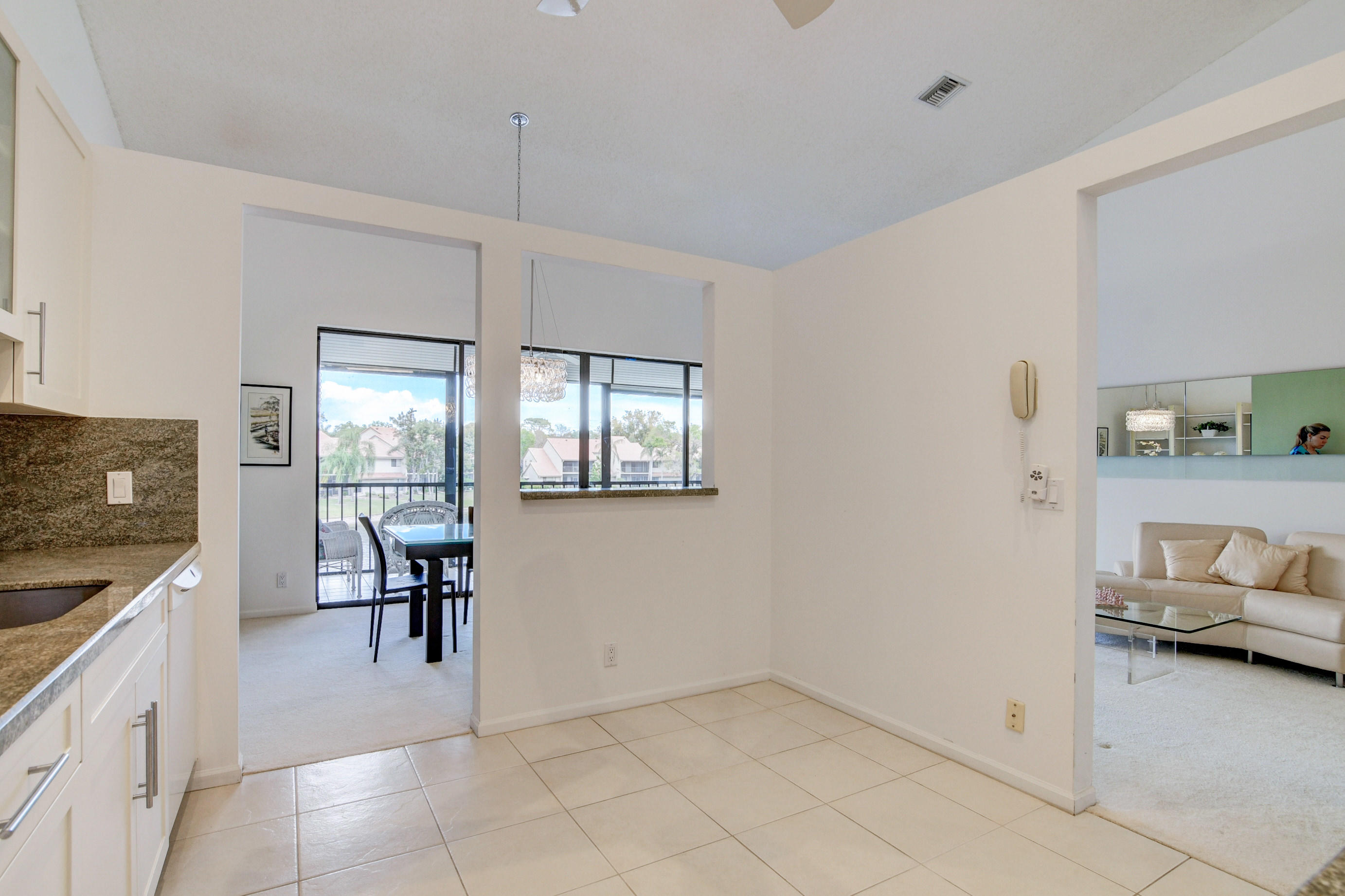 5771 Coach House Circle, Unit G Boca Raton, FL 33486 - Photo 16 of 72 Eat-In Kitchen