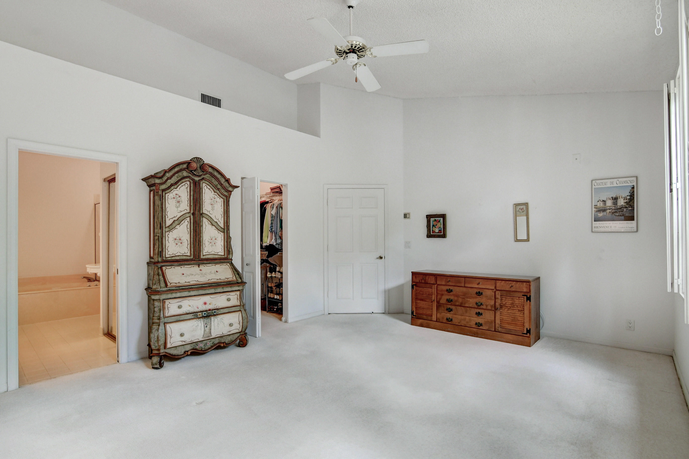 5771 Coach House Circle, Unit G Boca Raton, FL 33486 - Photo 19 of 72 Decorative Ledge
