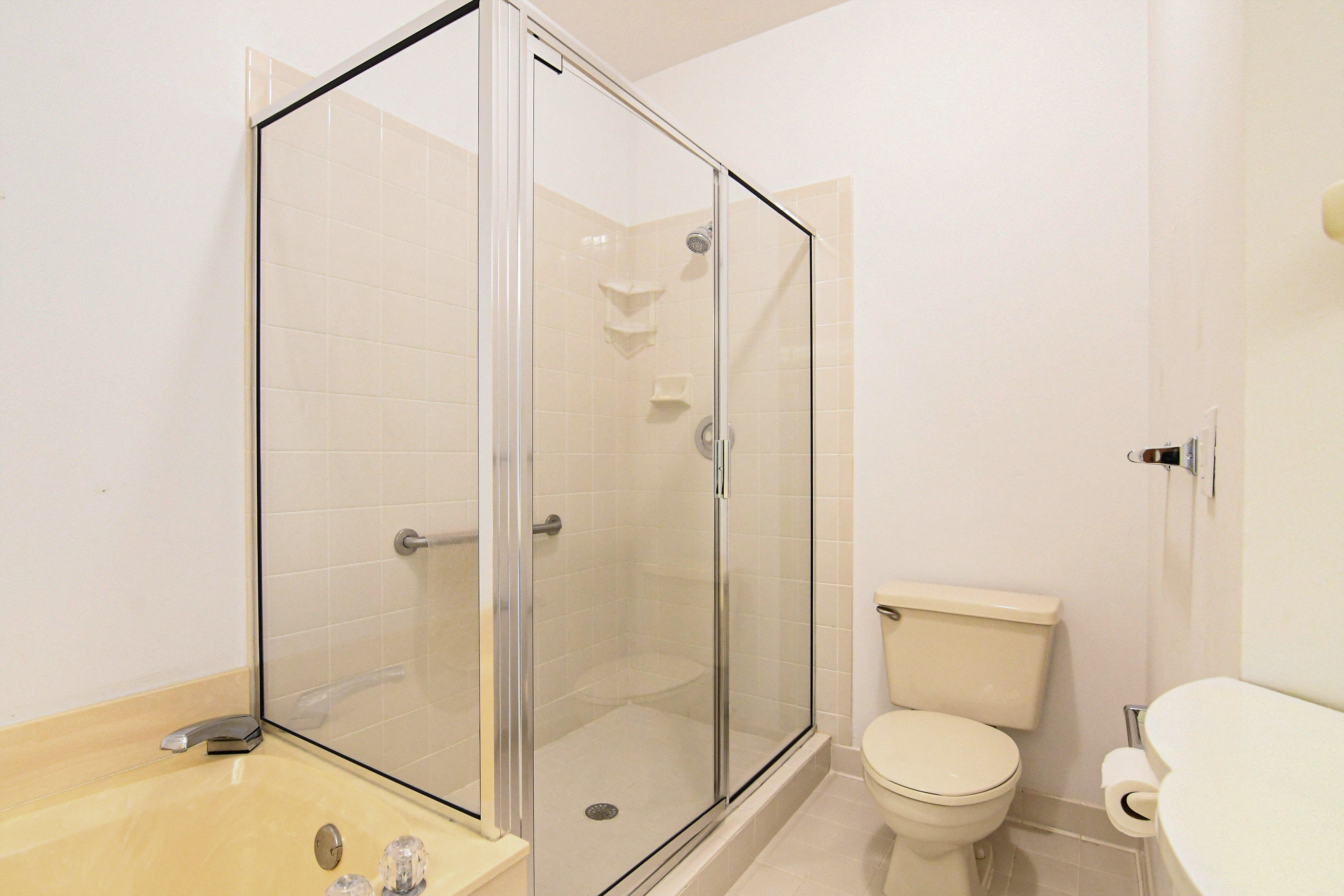 5771 Coach House Circle, Unit G Boca Raton, FL 33486 - Photo 27 of 72 Walk-In Shower