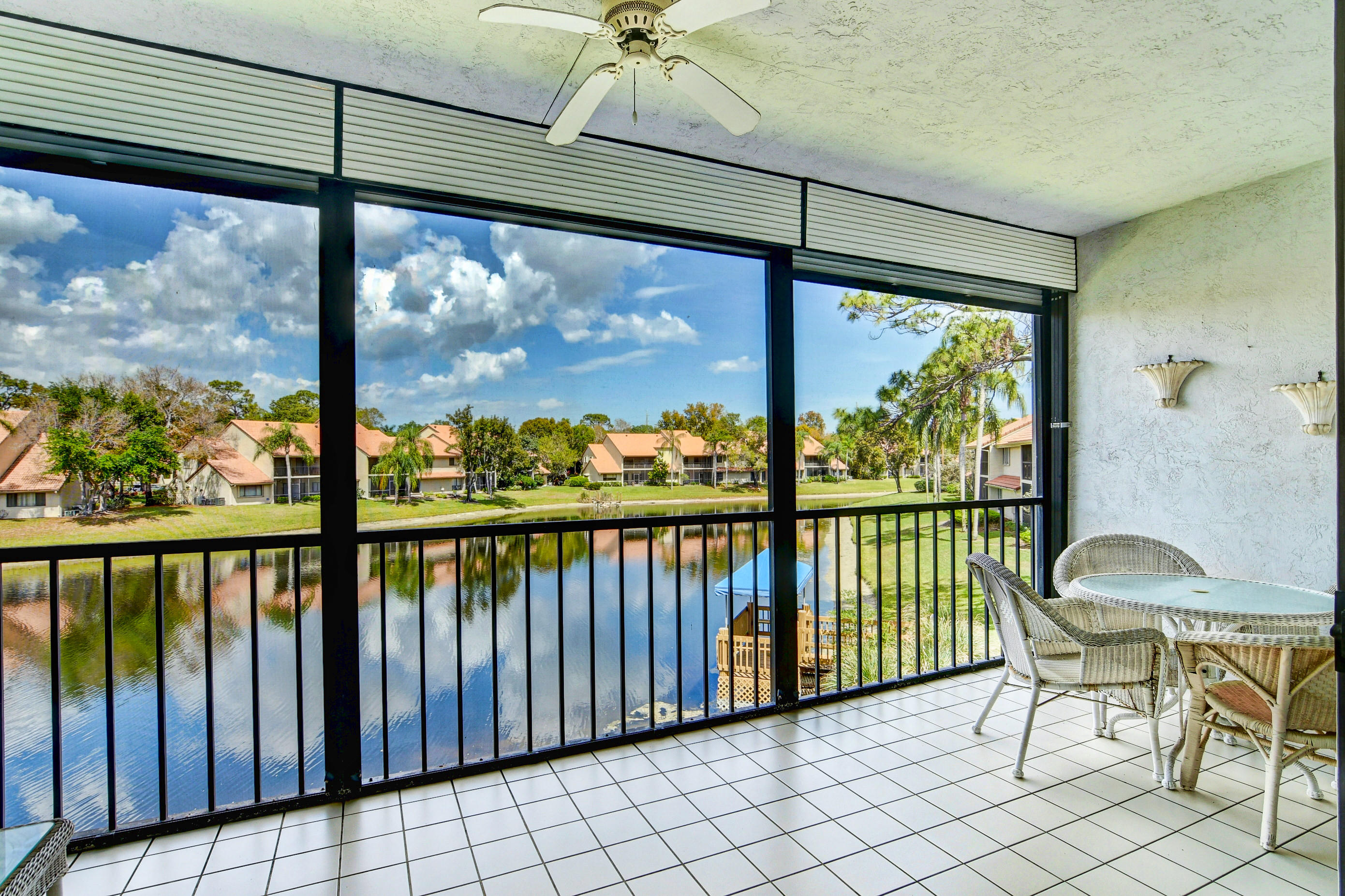 5771 Coach House Circle, Unit G Boca Raton, FL 33486 - Photo 38 of 72 Dine Al fresco!