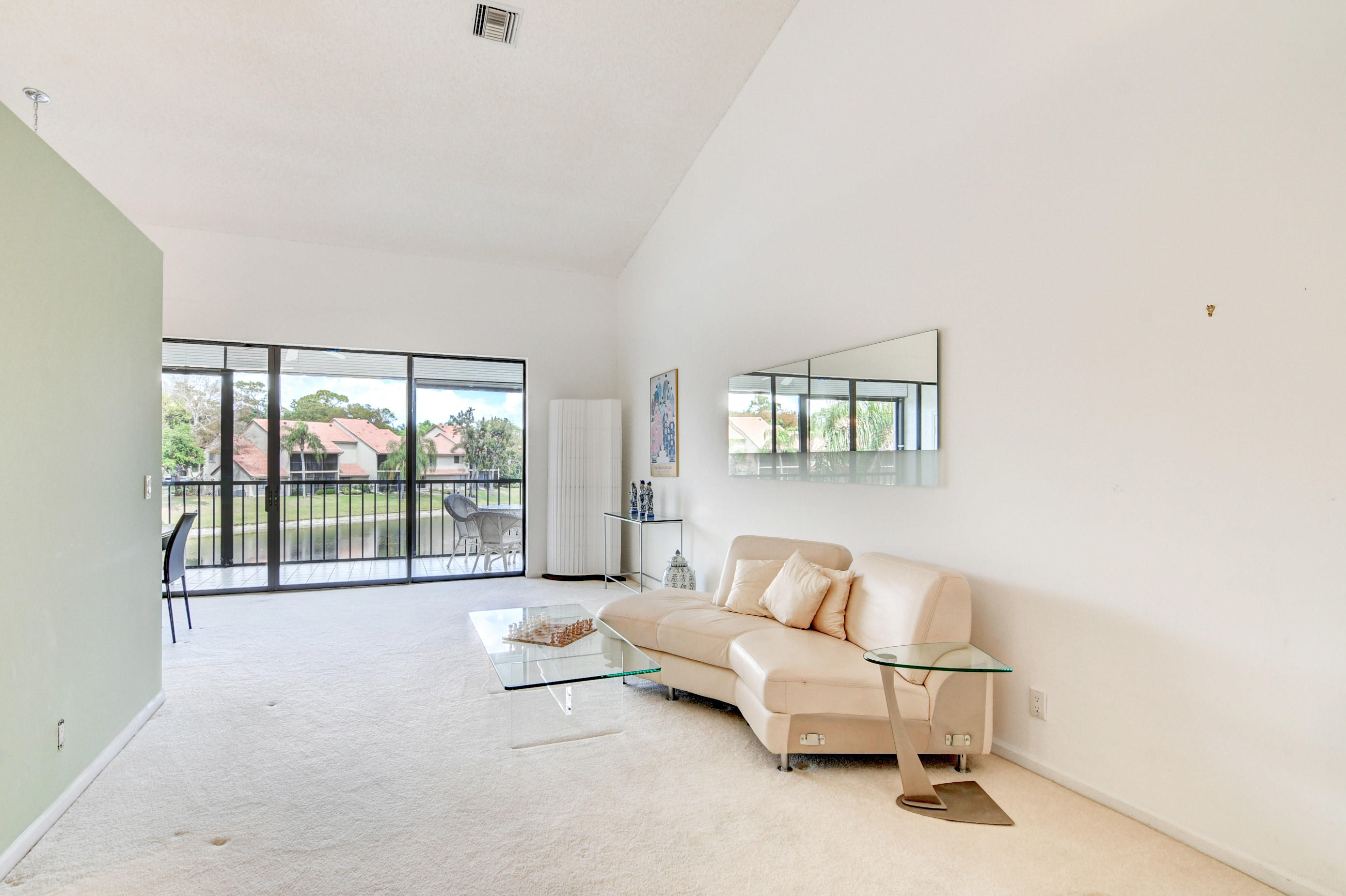 5771 Coach House Circle, Unit G Boca Raton, FL 33486 - Photo 5 of 72 Vaulted Ceiling