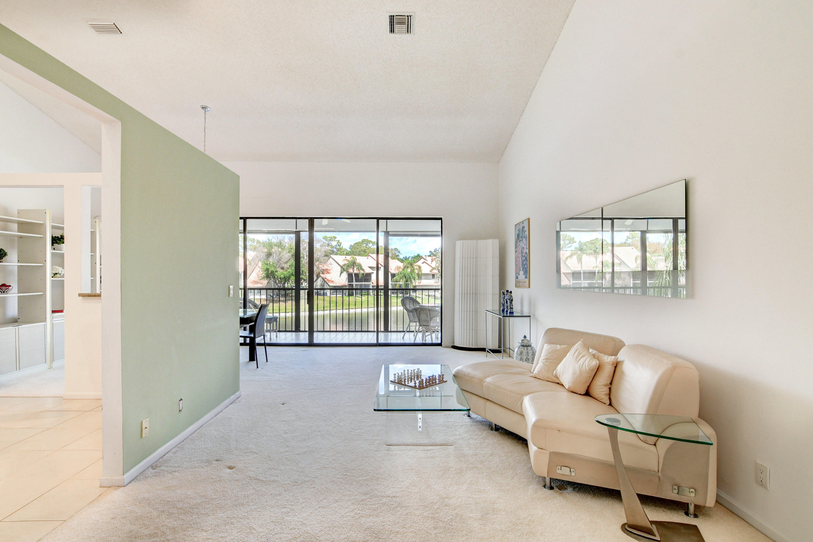 5771 Coach House Circle, Unit G Boca Raton, FL 33486 - Photo 6 of 72 Living Room