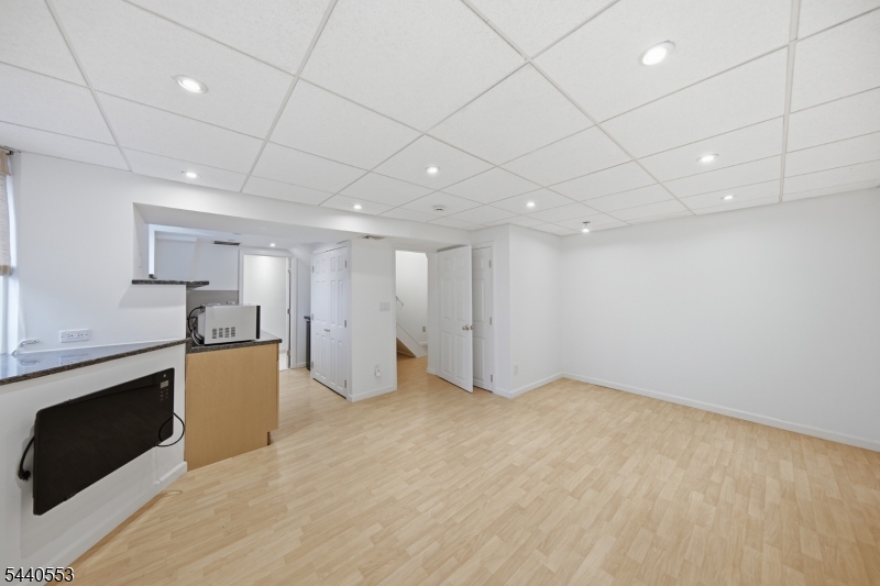 539 South Beverwyck Road Parsippany, NJ 07054 - Photo 30 of 48