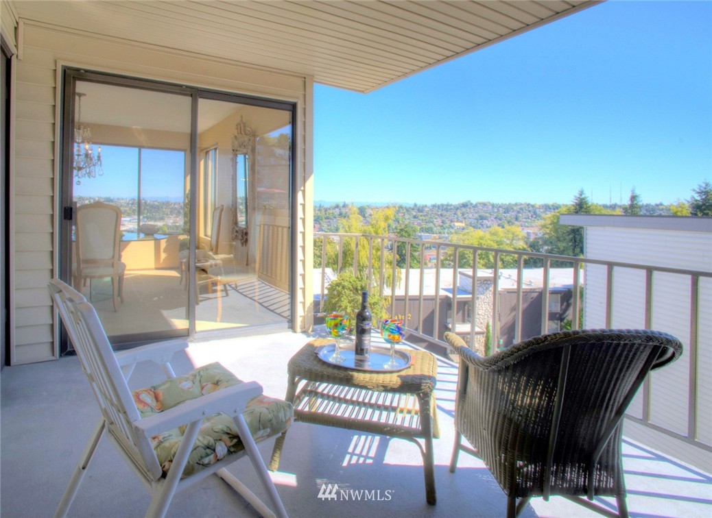 3612 26th Place West, Unit 4 Seattle, WA 98199 - Photo 13 of 15