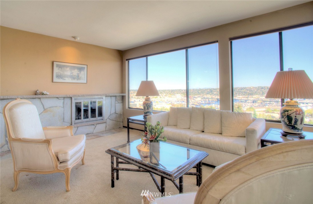 3612 26th Place West, Unit 4 Seattle, WA 98199 - Photo 3 of 15