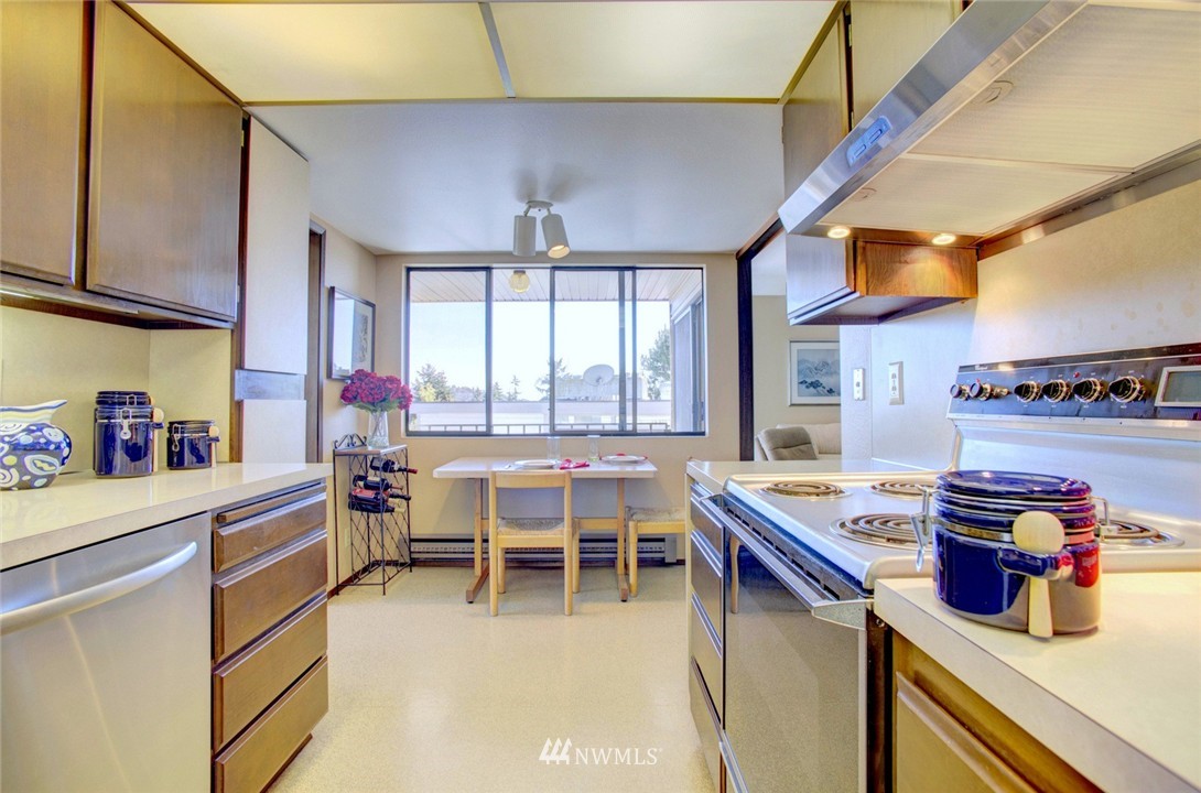 3612 26th Place West, Unit 4 Seattle, WA 98199 - Photo 6 of 15