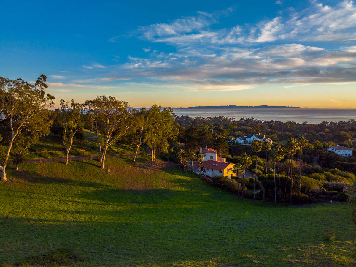 4560 Via Esperanza Santa Barbara, CA 93110 - Photo 9 of 60 Full Island