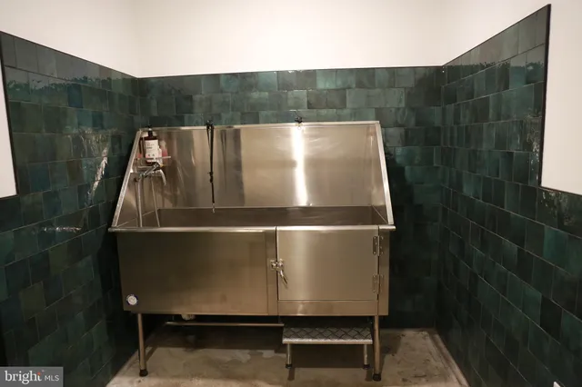 a view of an bike garage