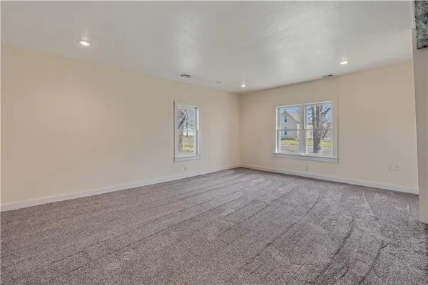 $210,000 | 304 Chestnut Street, La Monte, MO 65337