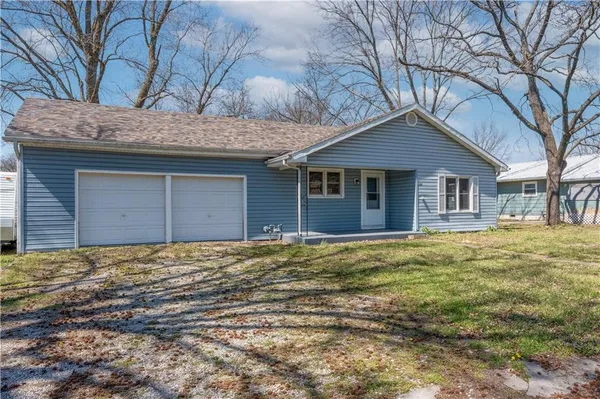 $210,000 | 304 Chestnut Street, La Monte, MO 65337