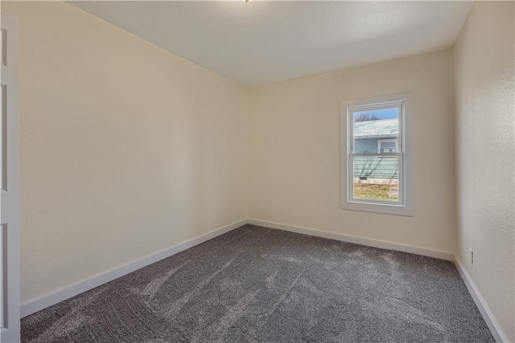 304 Chestnut Street La Monte, MO 65337 - Photo 24 of 64