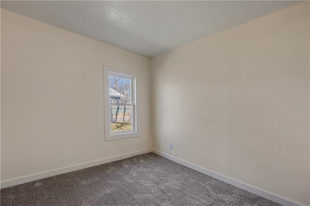 304 Chestnut Street La Monte, MO 65337 - Photo 27 of 64