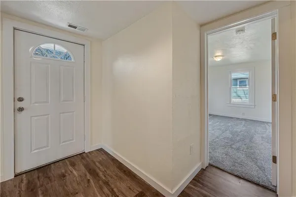 $210,000 | 304 Chestnut Street, La Monte, MO 65337