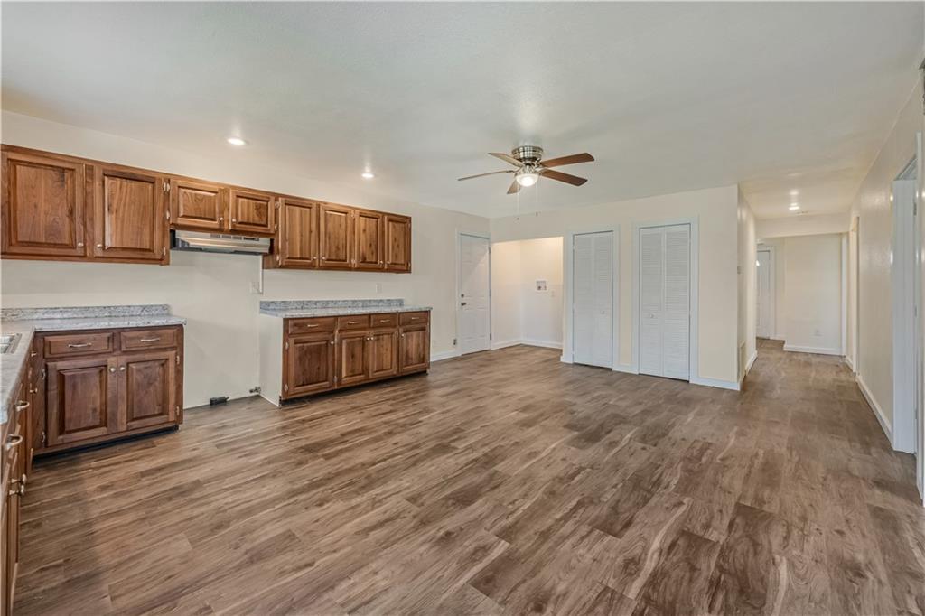 304 Chestnut Street La Monte, MO 65337 - Photo 3 of 64