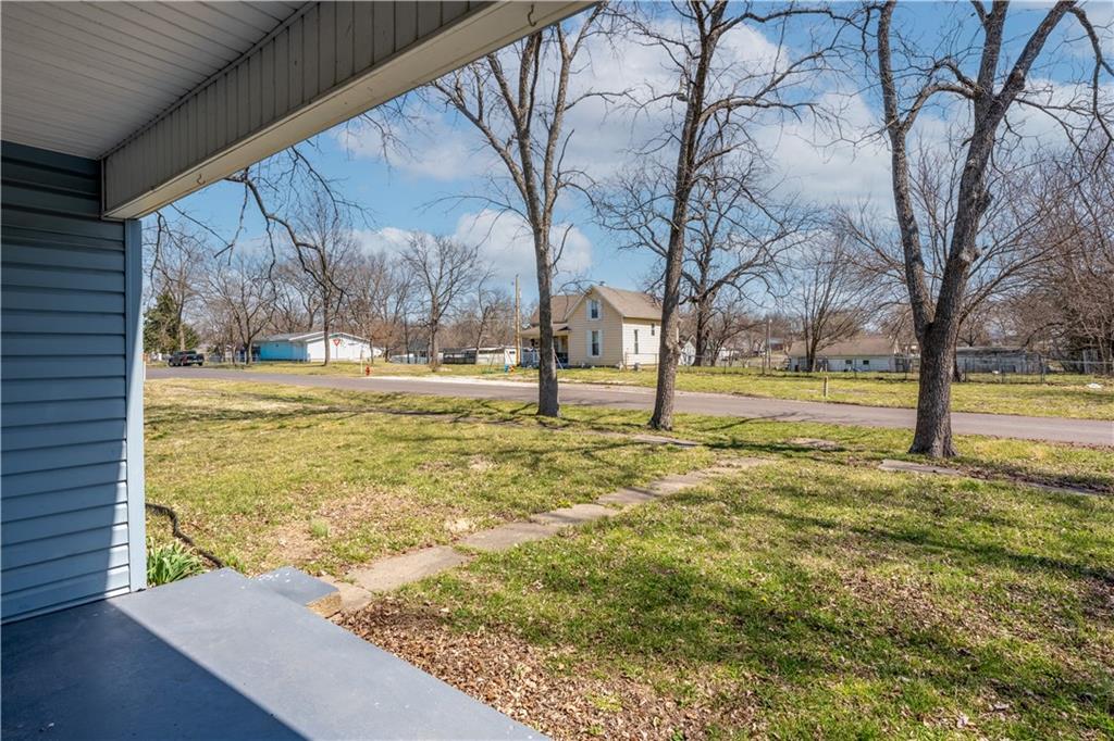 304 Chestnut Street La Monte, MO 65337 - Photo 47 of 64
