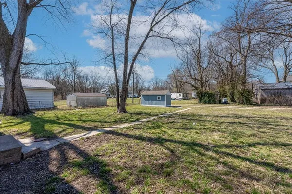 $210,000 | 304 Chestnut Street, La Monte, MO 65337