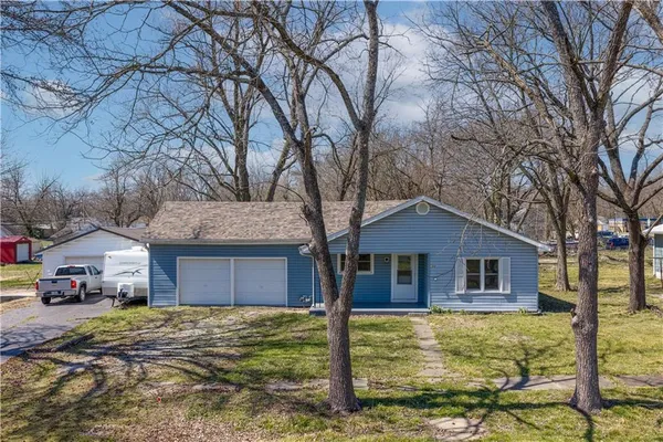 $210,000 | 304 Chestnut Street, La Monte, MO 65337
