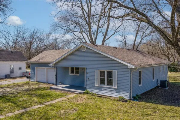 $210,000 | 304 Chestnut Street, La Monte, MO 65337