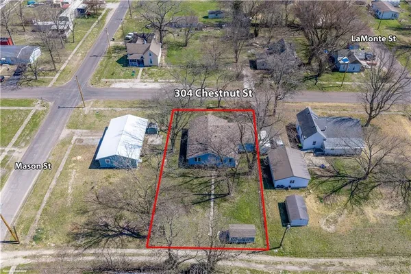 $210,000 | 304 Chestnut Street, La Monte, MO 65337
