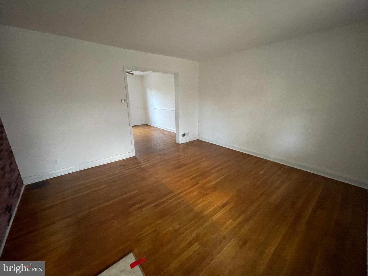 216 Cherrydell Road Baltimore, MD 21228 - Photo 2 of 12