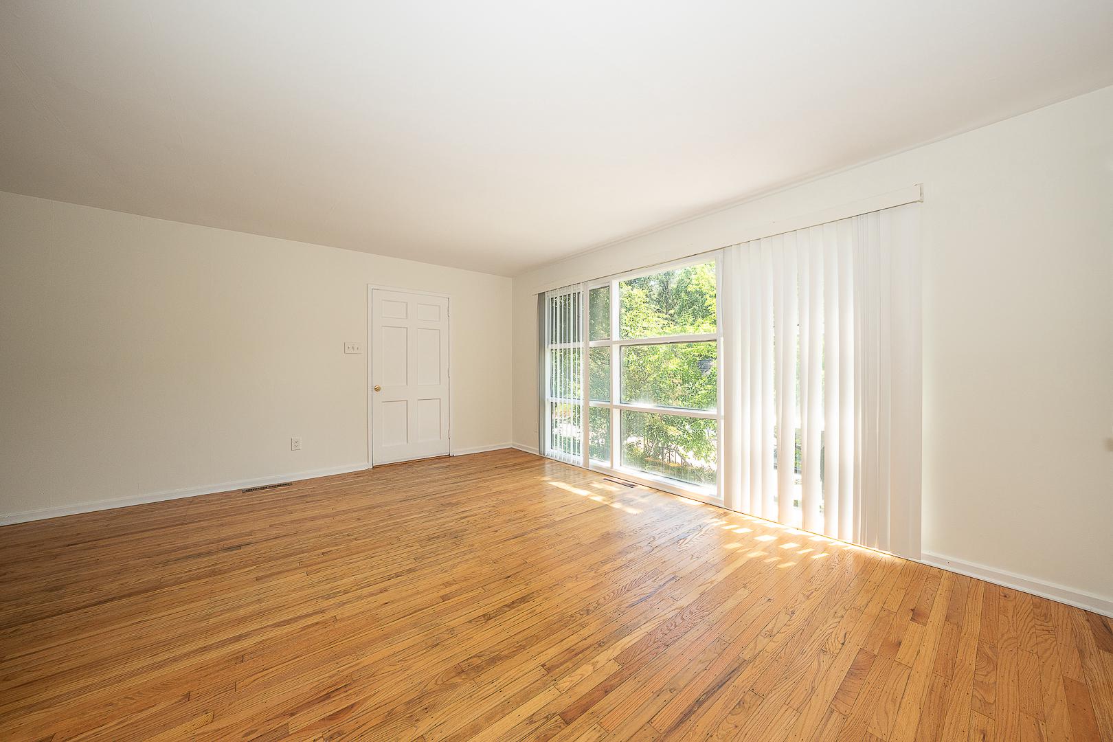 35 Eastwood Road Berwyn, PA 19312 - Photo 4 of 30