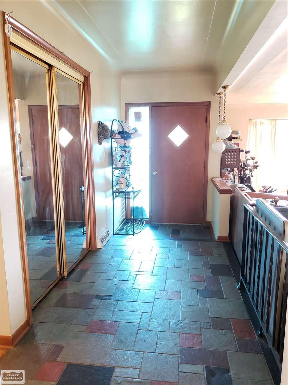 3201 Capac Road Capac, MI 48014 - Photo 8 of 18 Foyer