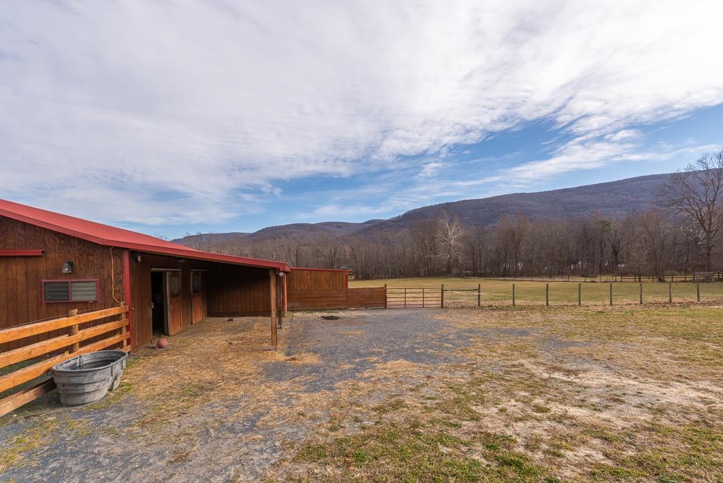2564 Mt Torrey Road Lyndhurst, VA 22952 - Photo 36 of 64 a view of outdoor space