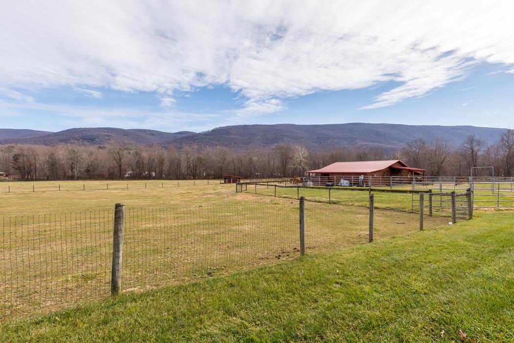 2564 Mt Torrey Road Lyndhurst, VA 22952 - Photo 46 of 64