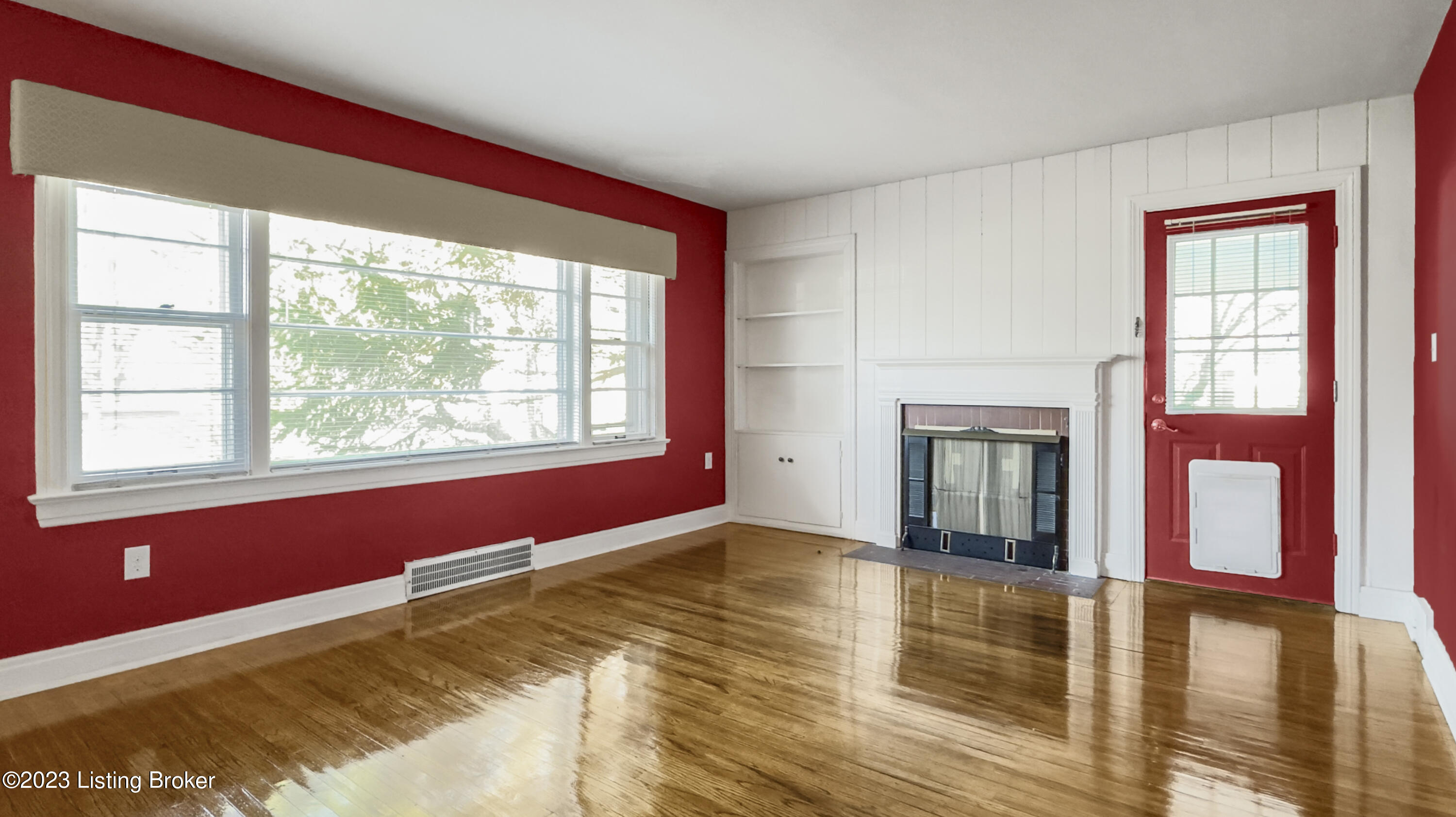 200 Fairmeade Road Louisville, KY 40207 - Photo 3 of 39 Living Room