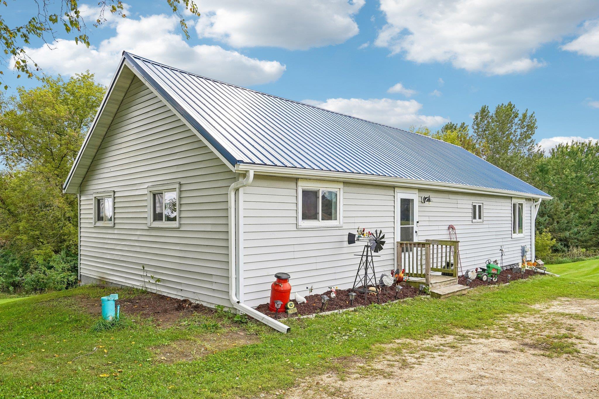 N7632 Larson Road Cambria, WI 53923 - Photo 2 of 27 Gallery Image 2