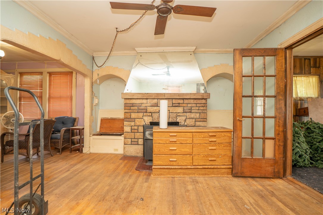 522 Massillon Road Akron, OH 44306 - Photo 7 of 27 Living ROom