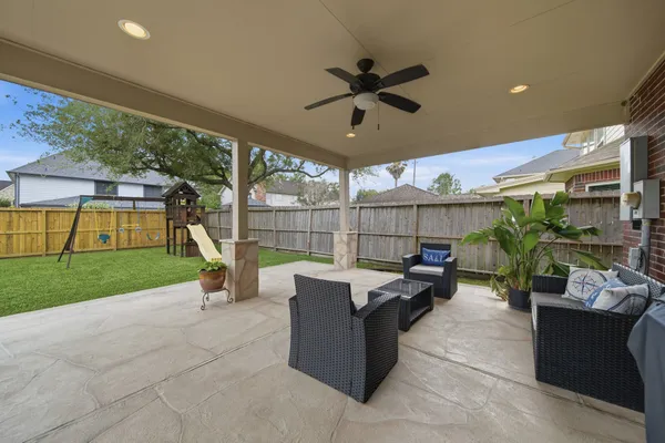 $389,000 | 7114 Trimstone Drive, Pasadena, TX 77505