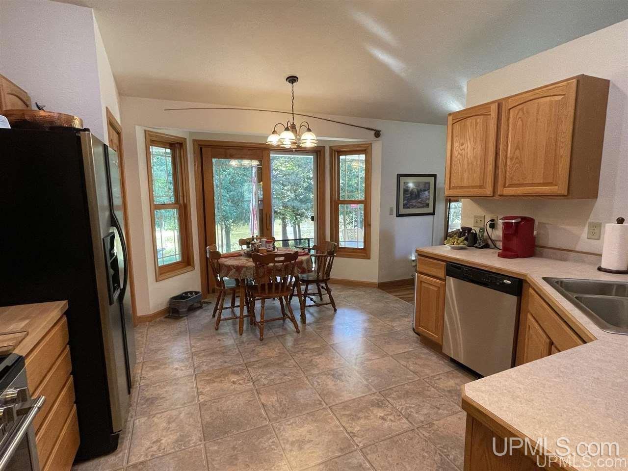 684 N Asp Road Manistique, MI 49854 - Photo 5 of 46