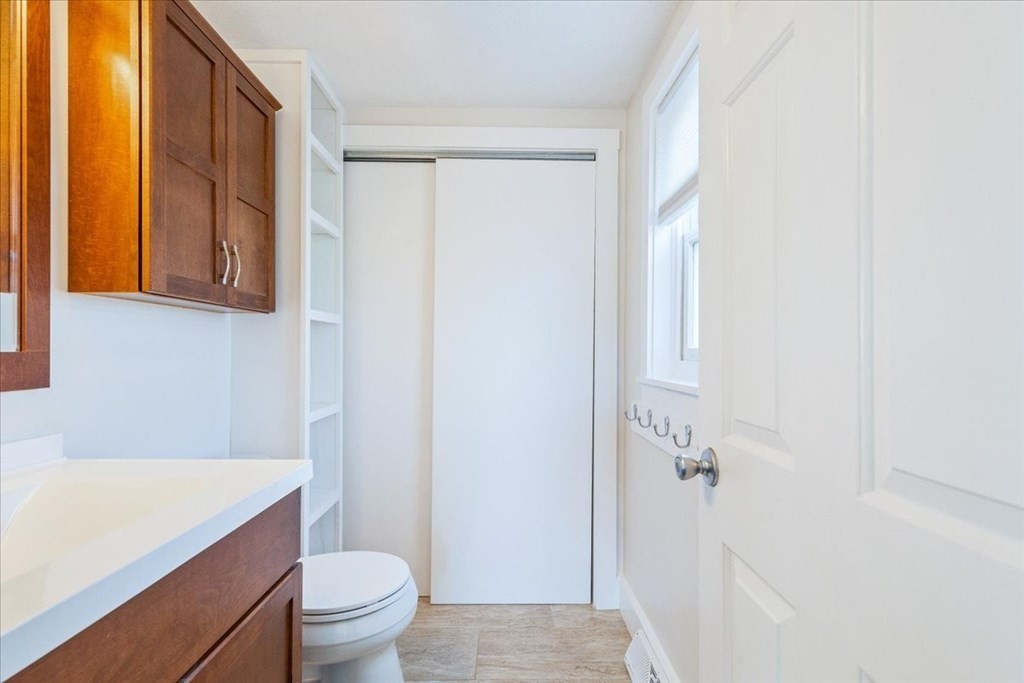 10 R Cummings Road Newton, MA 02459 - Photo 8 of 20 Gallery Image 8