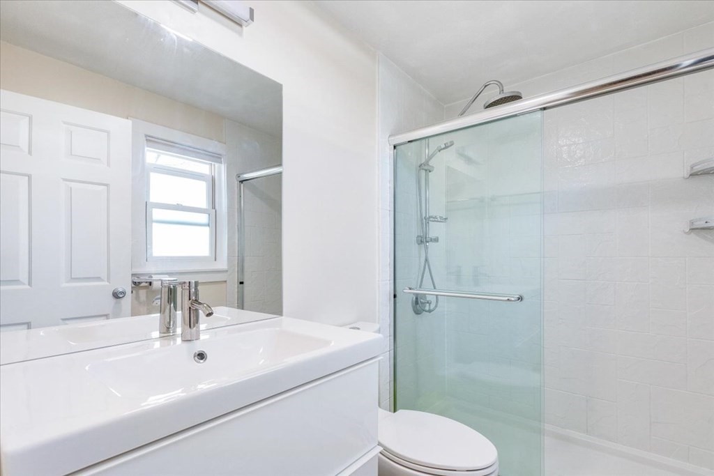 10 R Cummings Road Newton, MA 02459 - Photo 10 of 20 Gallery Image 10