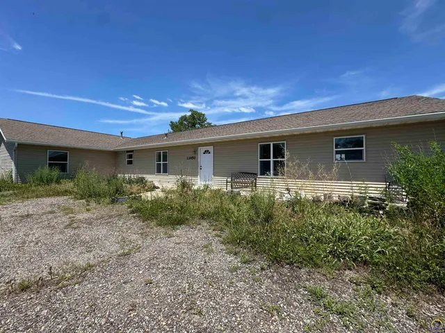 $425,000 | 13450 South Topeka Avenue, Carbondale, KS 66414