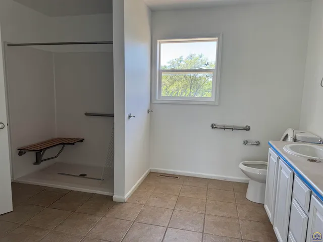 $425,000 | 13450 South Topeka Avenue, Carbondale, KS 66414