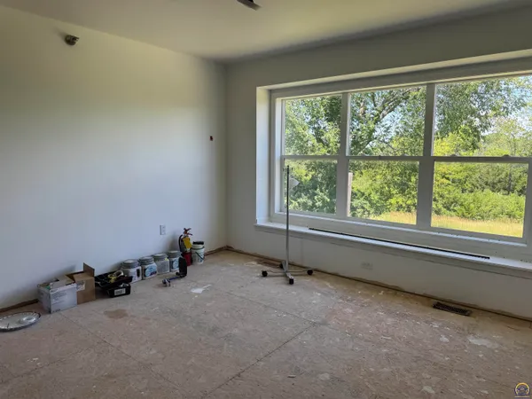 $399,500 | 13450 South Topeka Avenue, Carbondale, KS 66414
