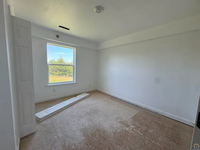 $425,000 | 13450 South Topeka Avenue, Carbondale, KS 66414