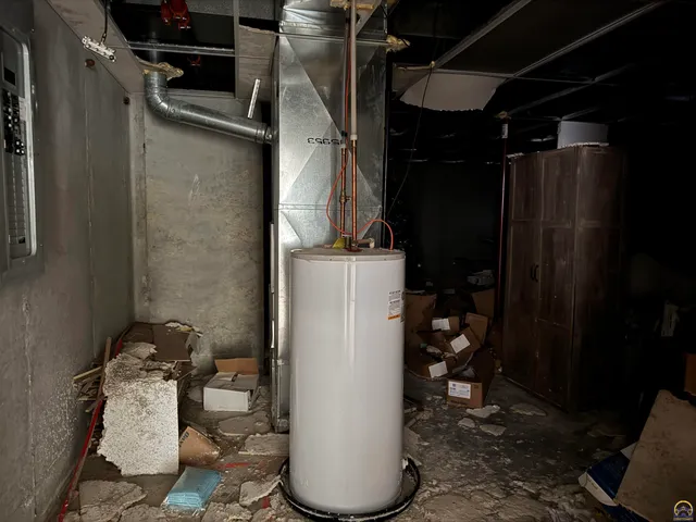 $425,000 | 13450 South Topeka Avenue, Carbondale, KS 66414