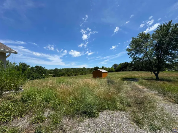 $399,500 | 13450 South Topeka Avenue, Carbondale, KS 66414